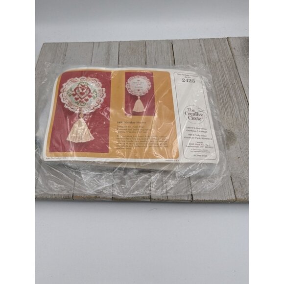 Creative Circle Cross Stitch Kit #2425 Holiday Hearts - Picture 1 of 5
